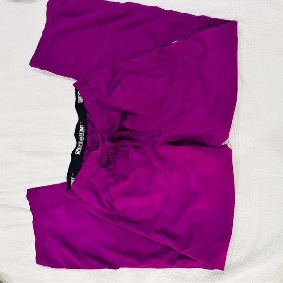 Grey's Anatomy Magenta Scrubs Set - Picture 9 of 9